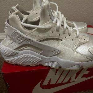 White/white Nike huarache